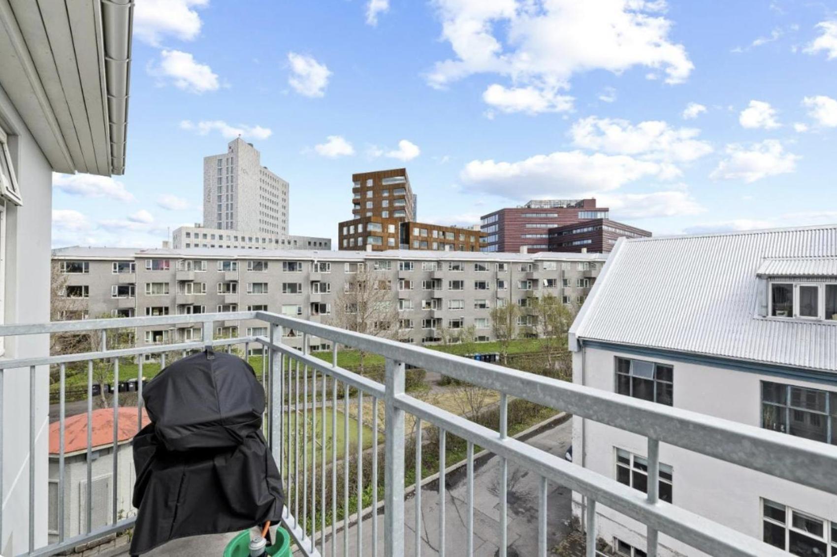 Cheerful Down Town Apartment Рейкявик Екстериор снимка